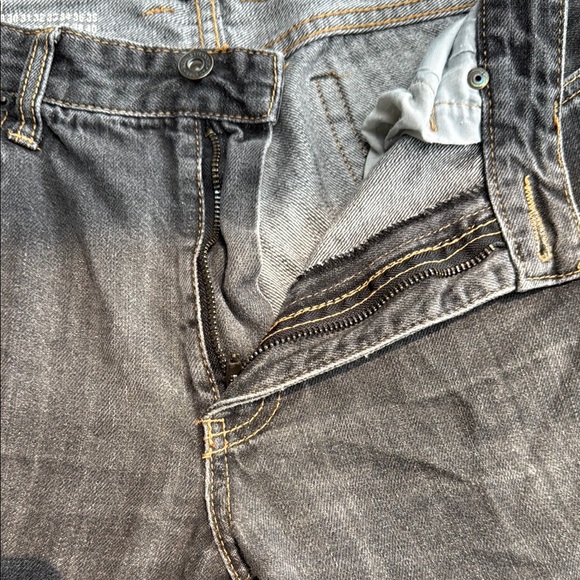 Kenneth Cole Gray Slim Jeans with Vintage Wash 34x32 - Picture 4 of 6